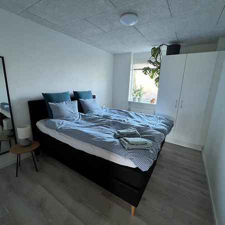 Nyrenoveret Lejlighed Med Balkon Og Parkering إيسبيرغ المظهر الخارجي الصورة