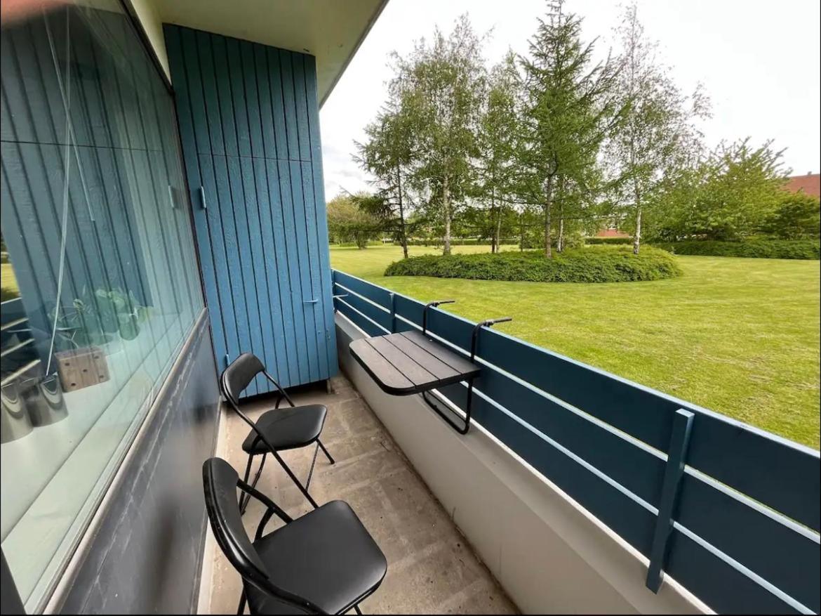 Nyrenoveret Lejlighed Med Balkon Og Parkering إيسبيرغ المظهر الخارجي الصورة
