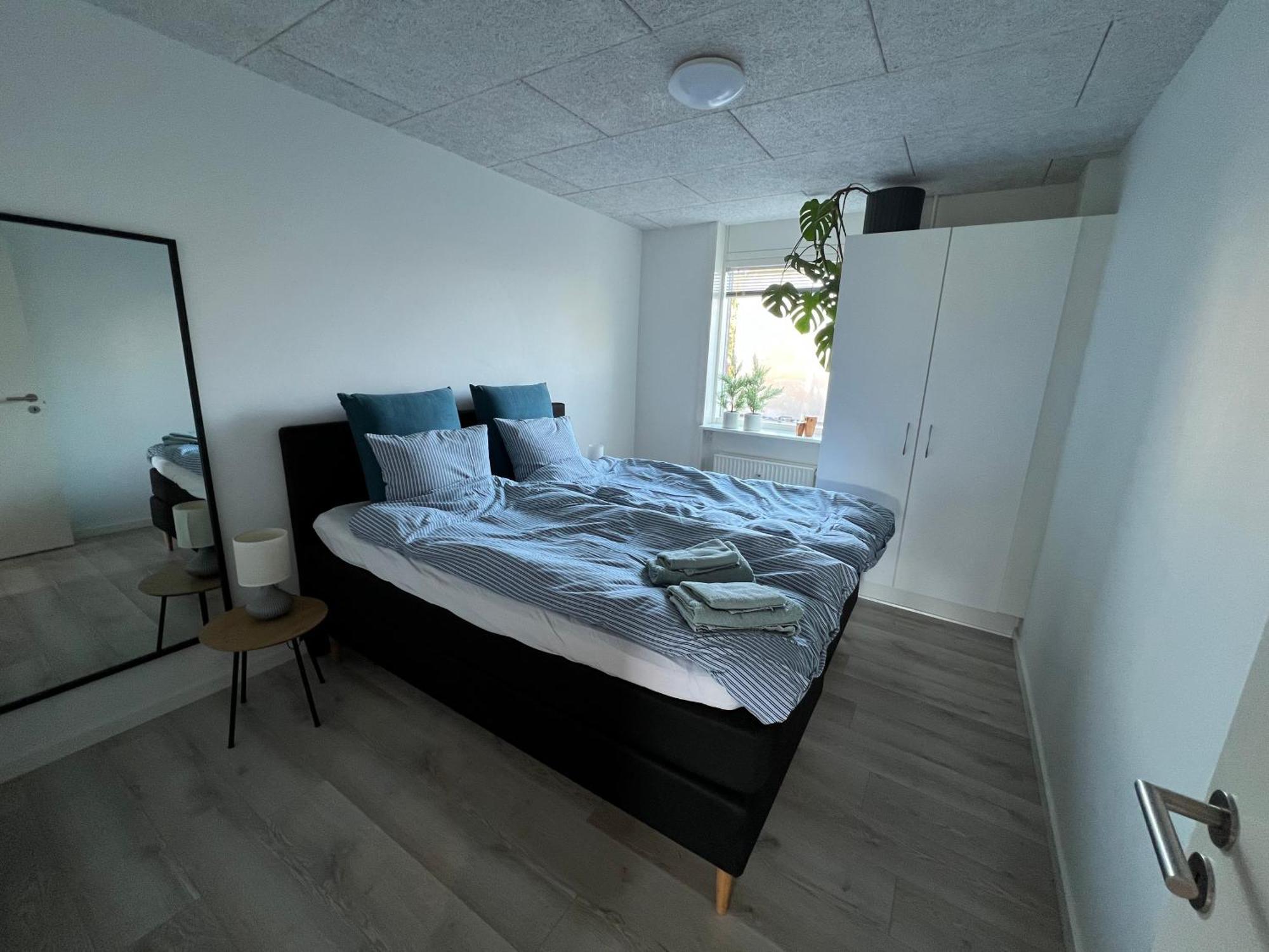 Nyrenoveret Lejlighed Med Balkon Og Parkering إيسبيرغ المظهر الخارجي الصورة